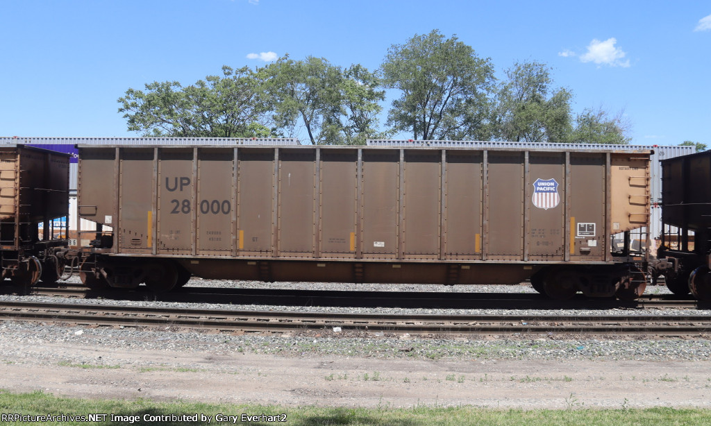 UP 28000 - Union Pacific